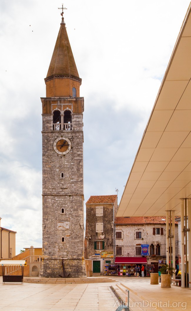 Torre con escudo del Leon de Venecia