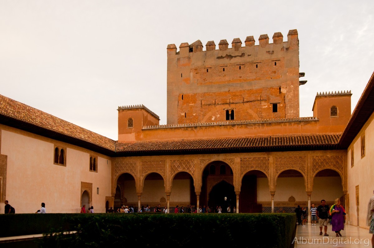 Torreon de Comares Alhambra de Granada