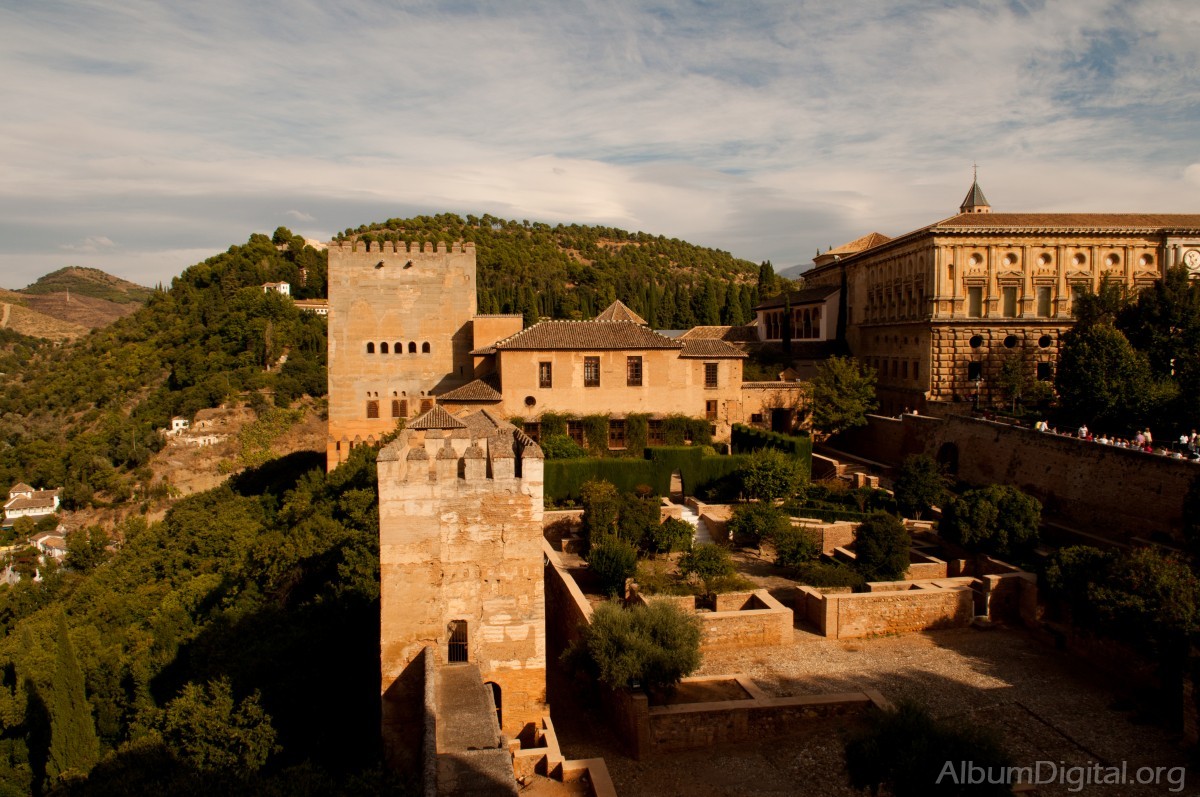 Torres almenadas Palacio de la Alhambra