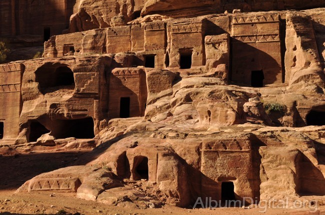 Tumbas reales Petra en la calle de las fachadas