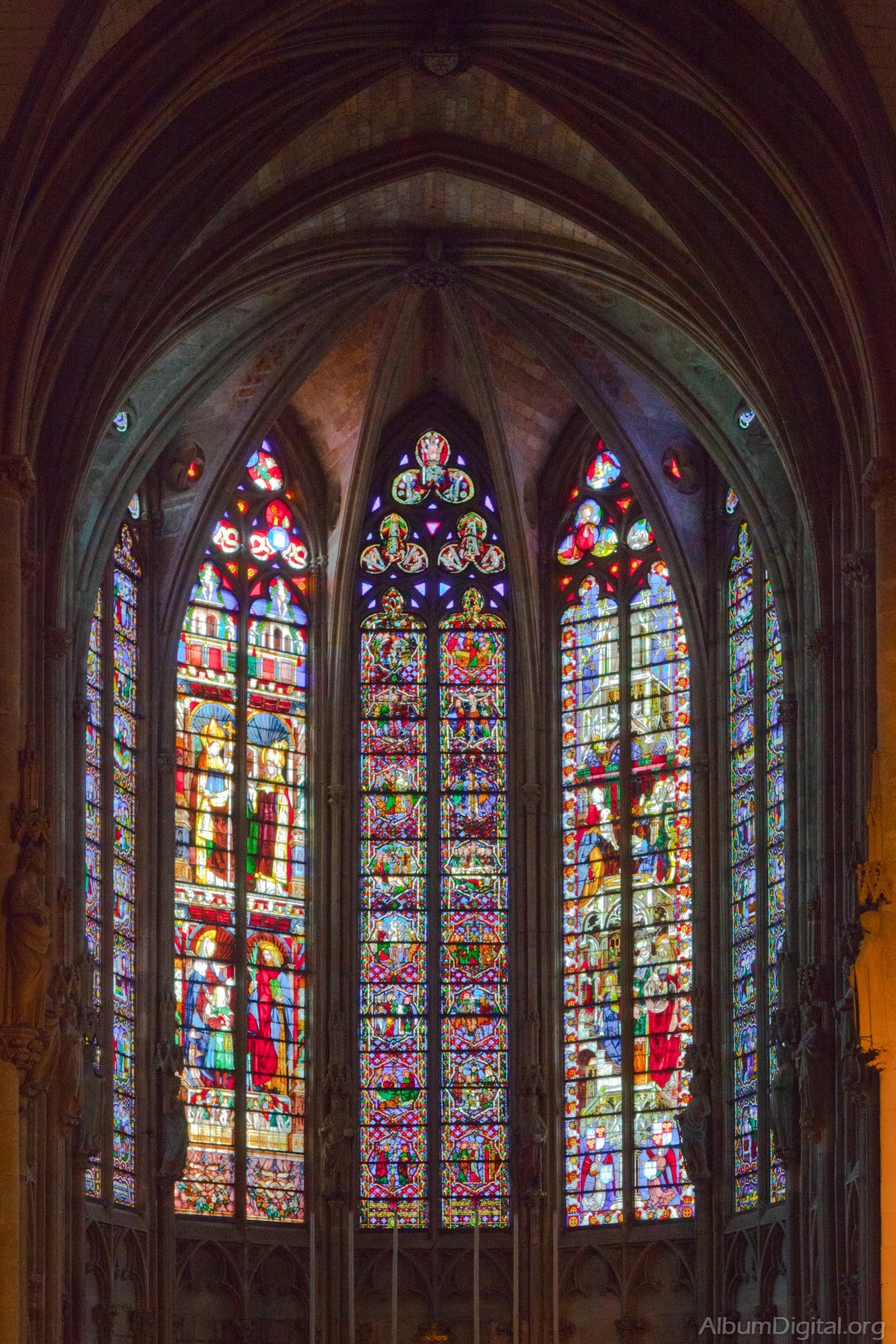 Vidriera  gotica del abside