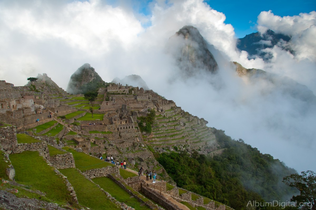 Vista de las ruinas Machu Picchu 