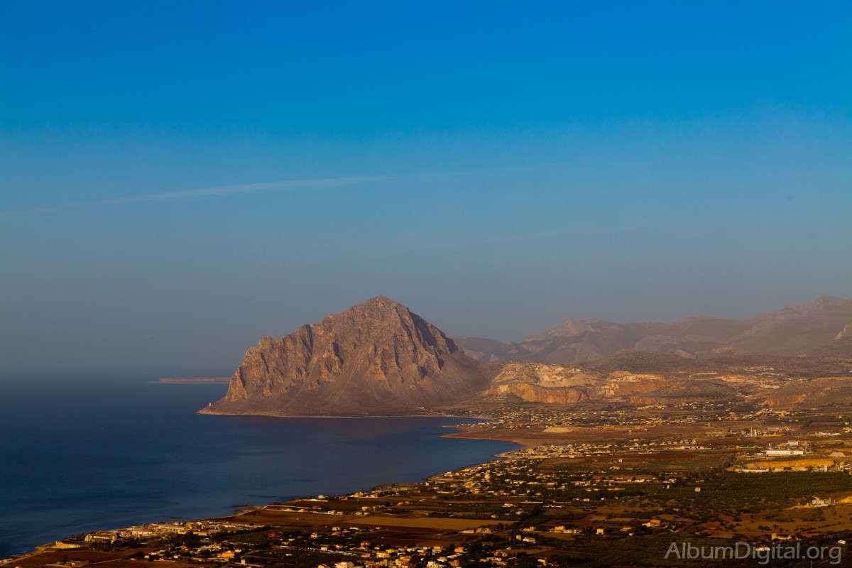Vista del Monte Cofano en Sicilia