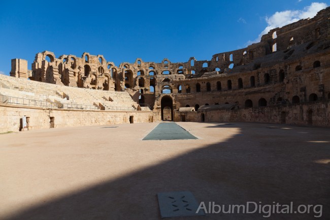 Vista general del interior Coliseo romano