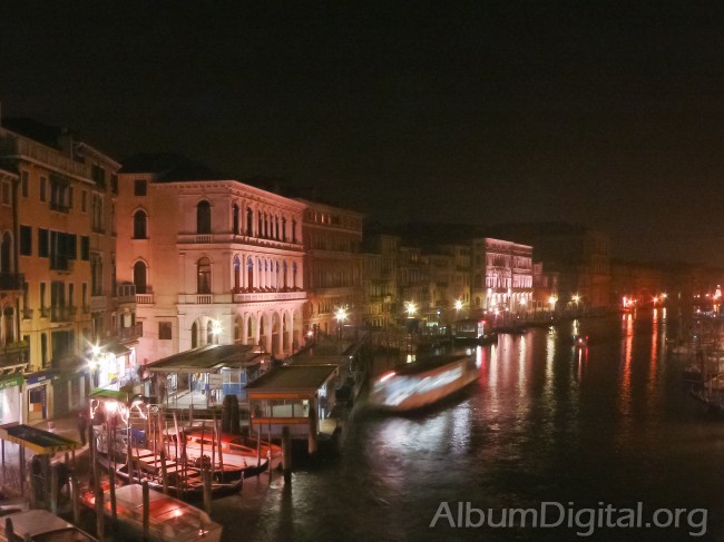 Vista nocturna Gran Canal Venecia